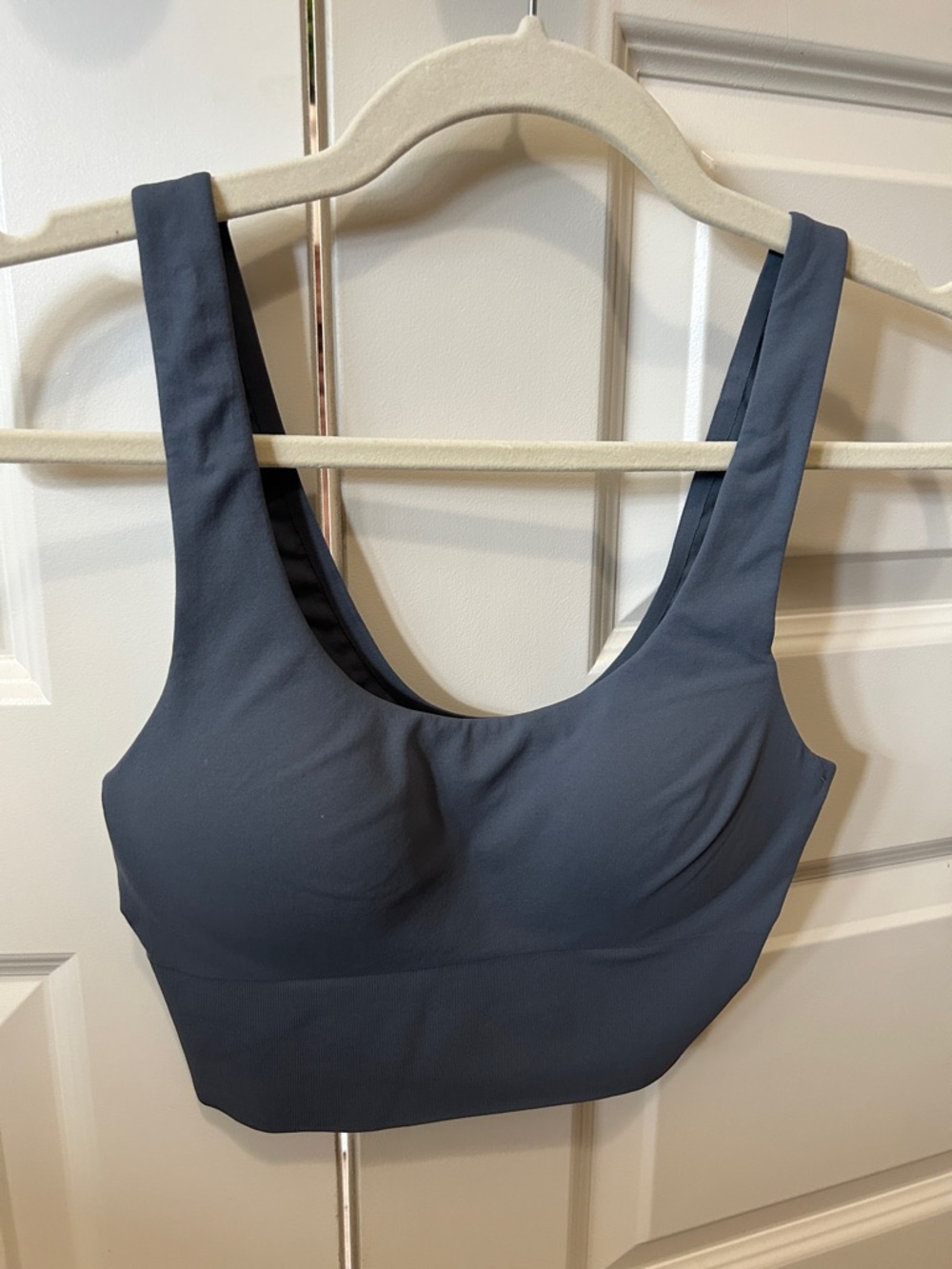Womens seamless sport bra